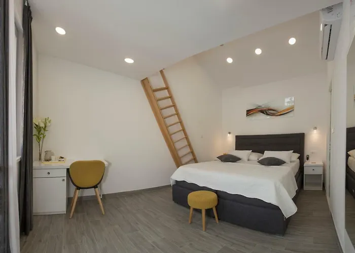 Central Old Town Rooms